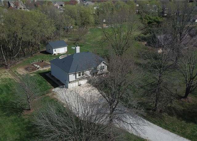 Property at 6620 NW 136th St, Kansas City, MO 64164, 3 beds, 3 baths