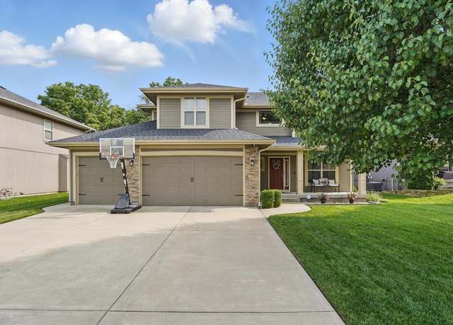Property at 2809 SE Jennifer Dr, Lee's Summit, MO 64063, 4 beds, 3.5 baths