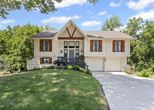 Property at 1900 NE 80th St, Kansas City, MO 64118, 4 beds, 3 baths