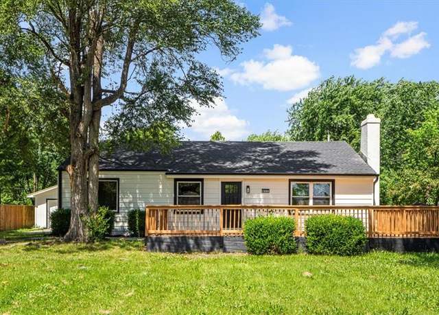 Property at 617 S Grant St, Olathe, KS 66061, 3 beds, 1 bath