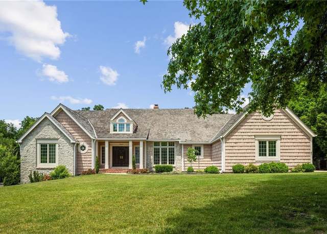Property at 3044 W 118th Ter, Leawood, KS 66211, 2 beds, 2.5 baths