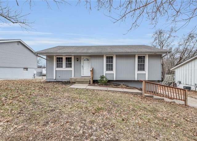 Property at 3215 NE 56th Ter, Gladstone, MO 64119, 3 beds, 2 baths