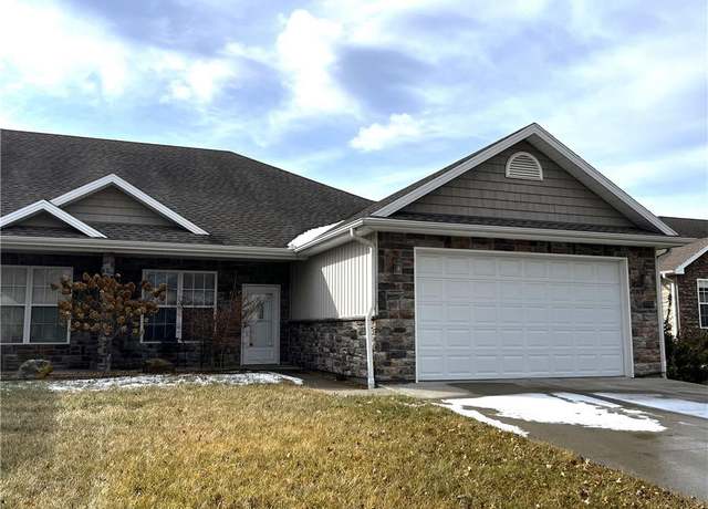 Property at 2619 W 32nd St, Sedalia, MO 65301, 3 beds, 2 baths
