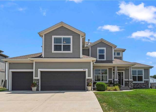Property at 28313 W 162nd Ter, Gardner, KS 66030, 5 beds, 3.5 baths