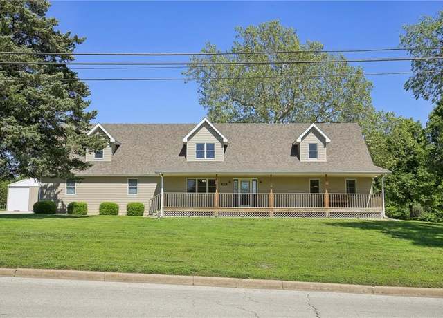 Property at 230 N Olive St, Garnett, KS 66032, 4 beds, 3 baths
