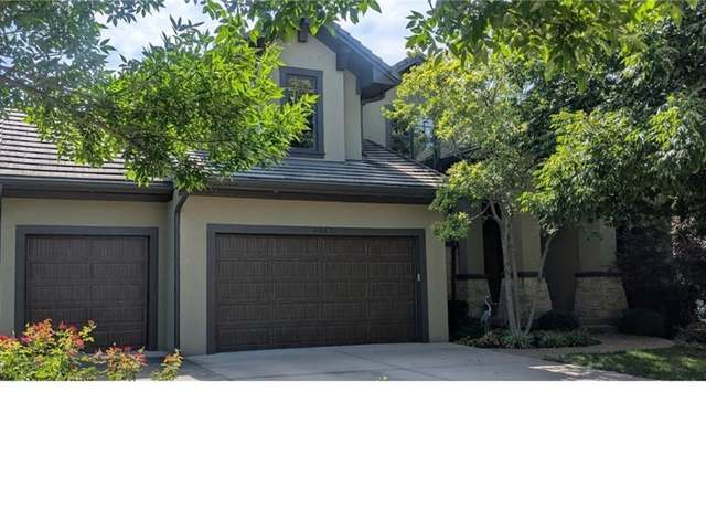 Property at 9652 Pickering St, Lenexa, KS 66227, 5 beds, 4.5 baths