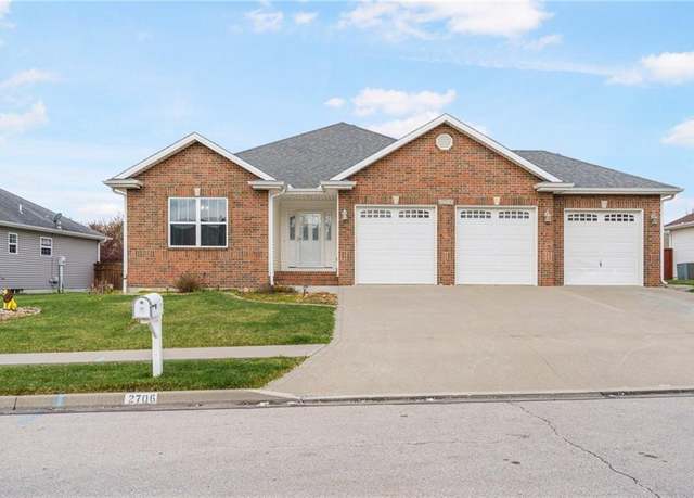 Property at 2706 Wabash Dr, Sedalia, MO 65301, 3 beds, 2 baths