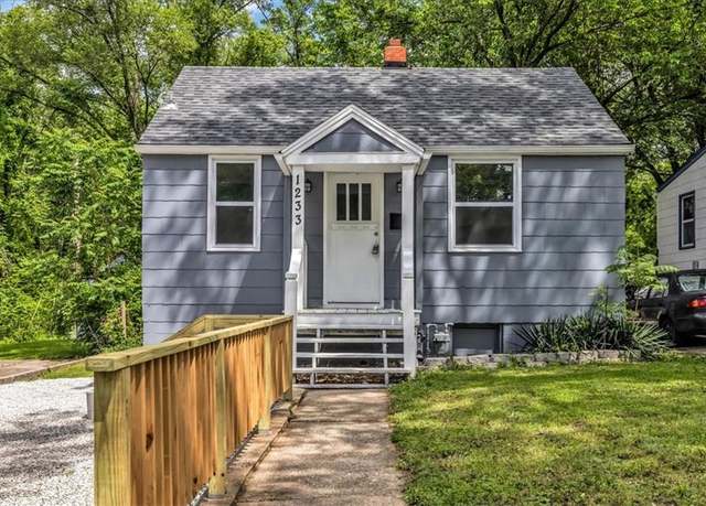 Property at 1233 S Claremont Ave, Independence, MO 64052, 2 beds, 1 bath