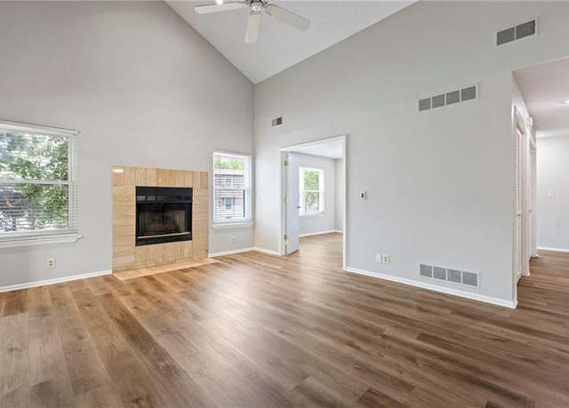 Property at 8773 W 106th Ter, Overland Park, KS 66212, 2 beds, 1 bath