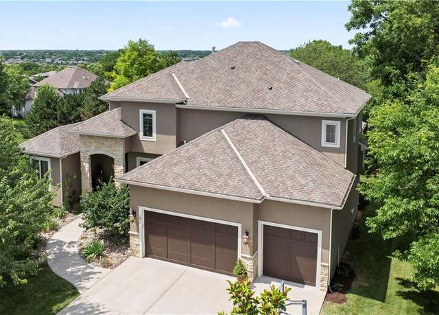 Property at 2628 W 162nd Ter, Overland Park, KS 66085, 6 beds, 4.5 baths