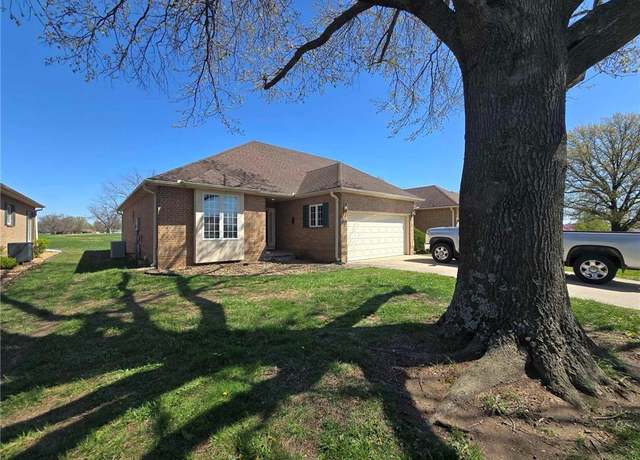 Property at 1017 E Trevino Rd, Clinton, MO 64735, 2 beds, 2 baths