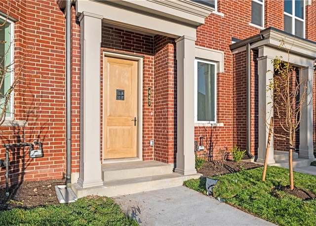 Property at 447 SW Longview Blvd, Lee's Summit, MO 64081, 2 beds, 2.5 baths