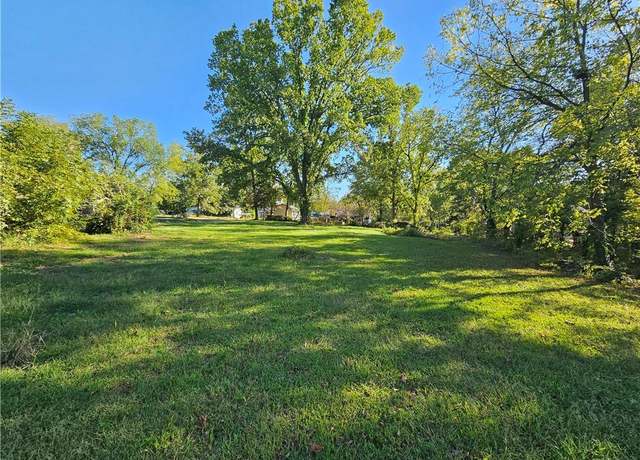 Property at 216 W Walnut St, El Dorado Springs, MO 64744