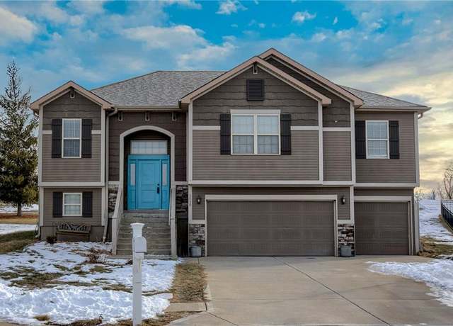 Property at 1630 NE 124th Ter, Kansas City, MO 64165, 4 beds, 3 baths