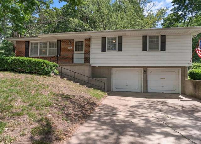Property at 6705 N Bellefontaine Ave, Gladstone, MO 64119, 3 beds, 2.5 baths