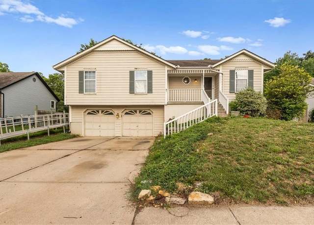 Property at 3216 S Bryn Mawr Dr, Independence, MO 64057, 3 beds, 2.5 baths