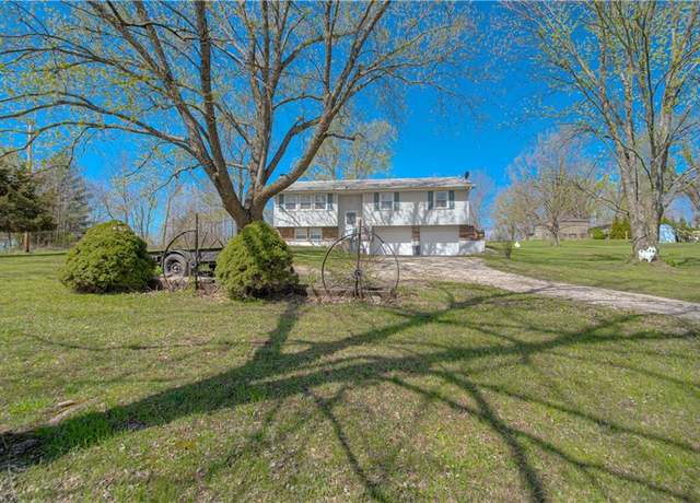Property at 4297 SE Valleyview Ln, Holt, MO 64048, 3 beds, 2 baths