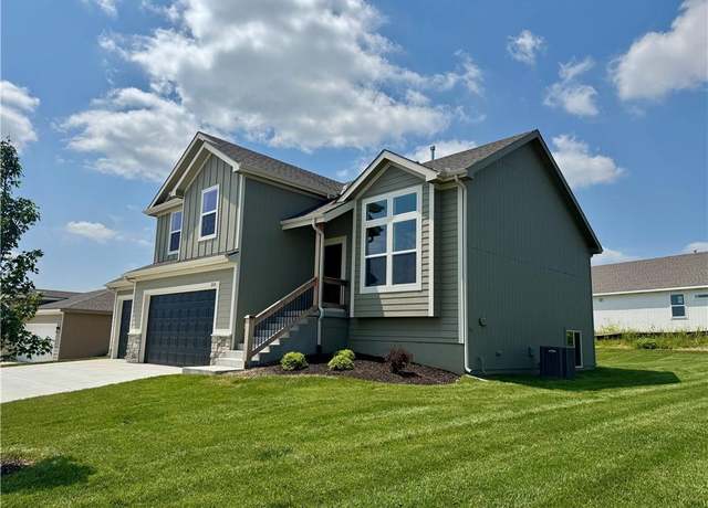 Property at 1640 Grayhawk Dr, Basehor, KS 66007, 3 beds, 2 baths