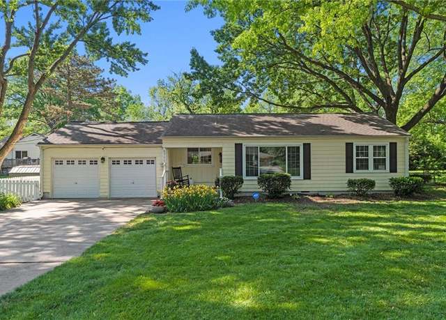 Property at 6711 W 79th St, Overland Park, KS 66204, 3 beds, 1 bath