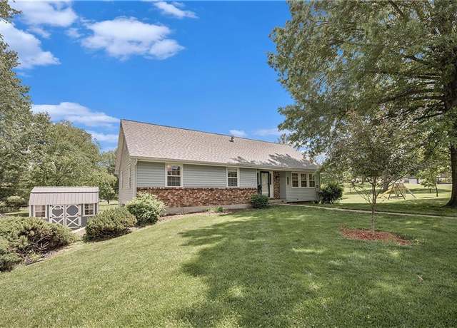 Property at 1205 S 103rd St, Edwardsville, KS 66111, 5 beds, 3 baths