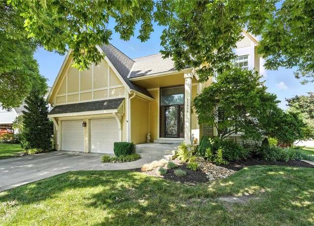 Property at 11906 S Rene St, Olathe, KS 66062, 4 beds, 2.5 baths