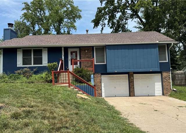Property at 109 SE Rockwood St, Blue Springs, MO 64014, 3 beds, 2 baths