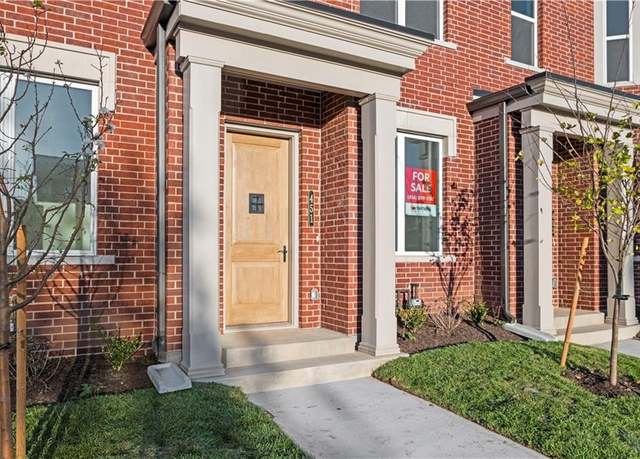 Property at 451 SW Longview Blvd, Lee's Summit, MO 64081, 2 beds, 2.5 baths