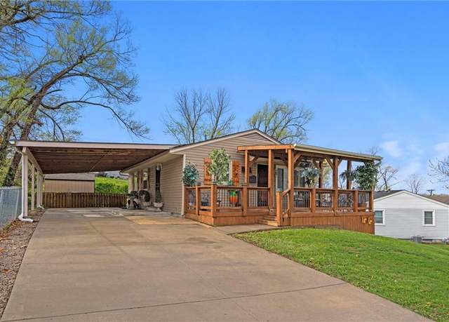 Property at 9105 E 43rd Ter, Kansas City, MO 64133, 2 beds, 1 bath
