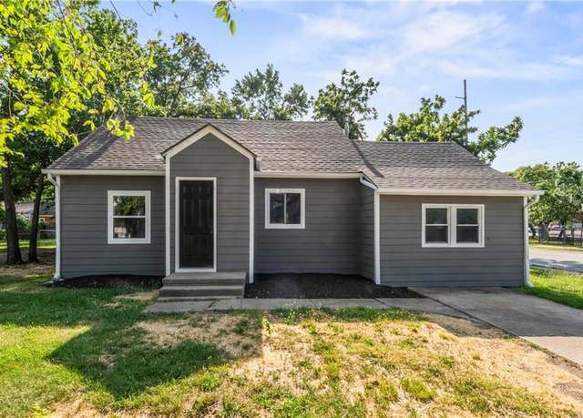 Property at 1830 Illinois St, Lawrence, KS 66044, 3 beds, 2 baths