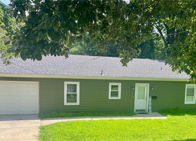 Property at 7819 Woodward St, Overland Park, KS 66204, 3 beds, 1 bath