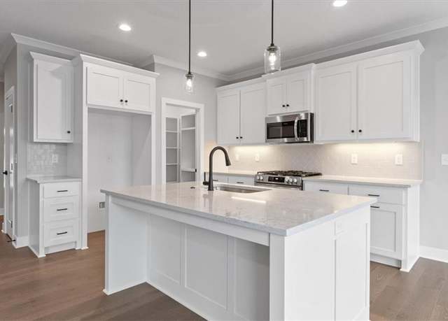 Property at 25026 W 94th Ter, Lenexa, KS 66227, 4 beds, 3 baths