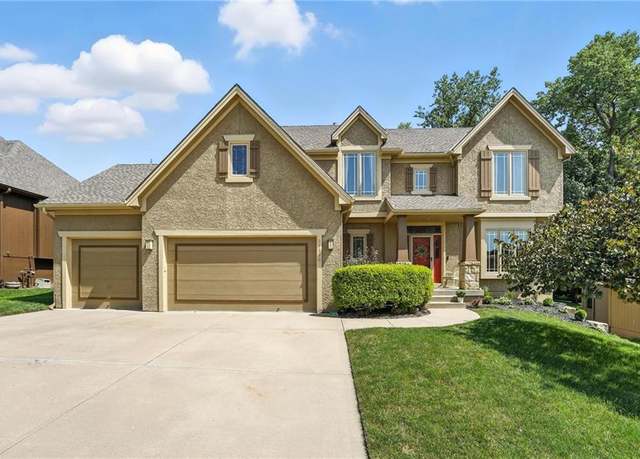 Property at 14300 60th Ct, Parkville, MO 64152, 4 beds, 3.5 baths