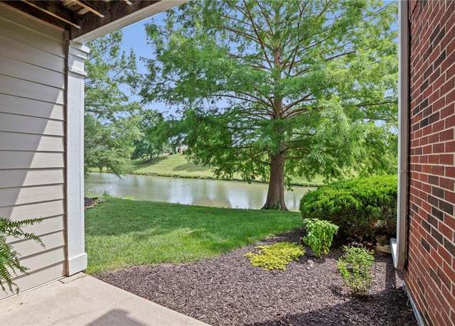 Property at 11626 Tomahawk Creek Pkwy Unit J, Leawood, KS 66211, 2 beds, 2 baths