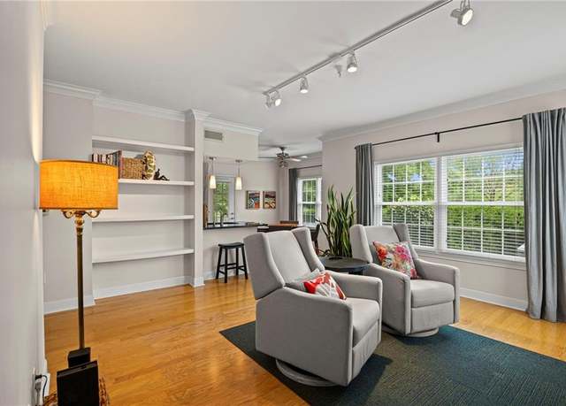 Property at 11626 Tomahawk Creek Pkwy Unit J, Leawood, KS 66211, 2 beds, 2 baths