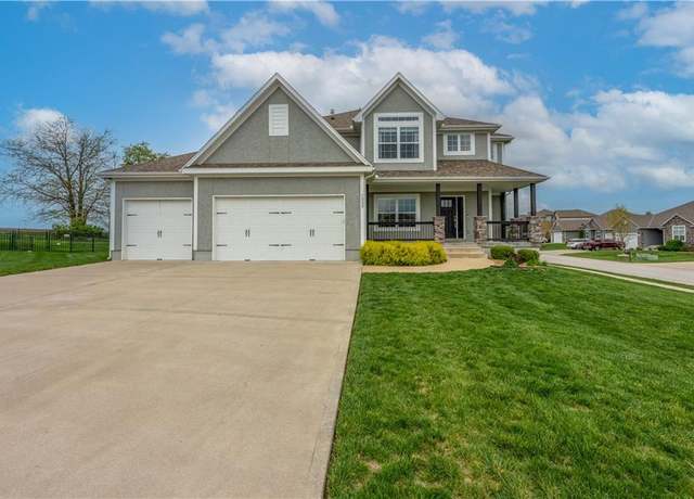 Property at 1222 Kelsay Ct, Warrensburg, MO 64093, 4 beds, 3 baths