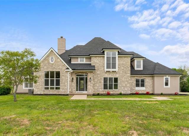 Property at 25325 Lawnwood Ct, Lee's Summit, MO 64064, 4 beds, 4.5 baths