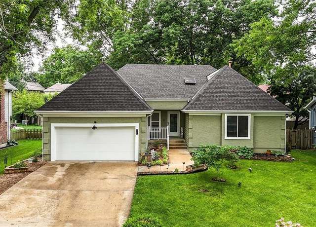 Property at 2205 S Kenwood St, Olathe, KS 66062, 4 beds, 3.5 baths
