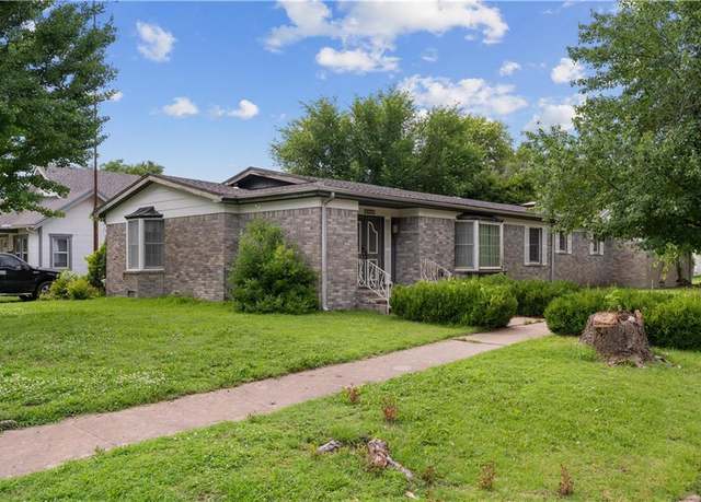 Property at 1302 W 4th St, Coffeyville, KS 67337, 3 beds, 2 baths