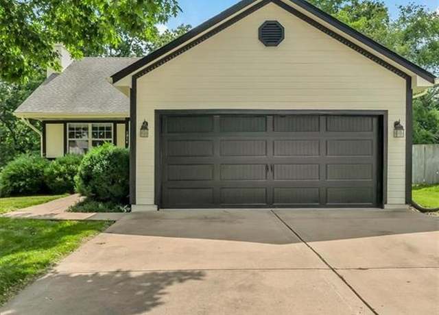 Property at 1914 S Leslie Dr, Independence, MO 64055, 3 beds, 2 baths