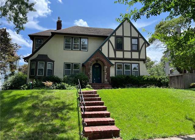 Property at 633 West 70th St, Kansas City, MO 64113, 3 beds, 2 baths