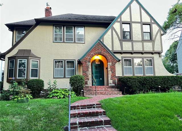 Property at 633 West 70th St, Kansas City, MO 64113, 3 beds, 2 baths
