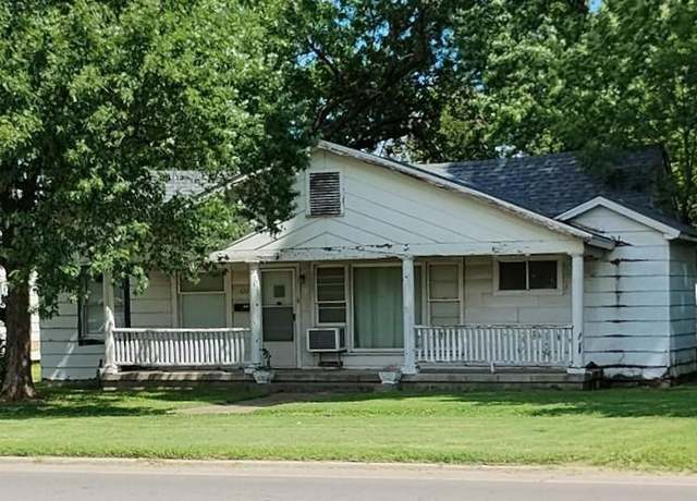 Property at 420 W 4th St W, Pittsburg, KS 66762, 3 beds, 2 baths