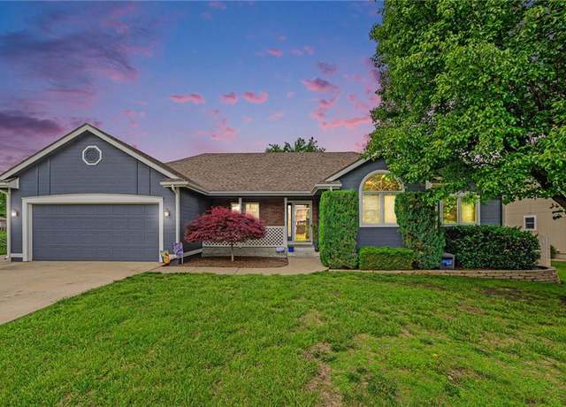Property at 2721 SW Herefordshire Rd, Topeka, KS 66614, 4 beds, 3 baths