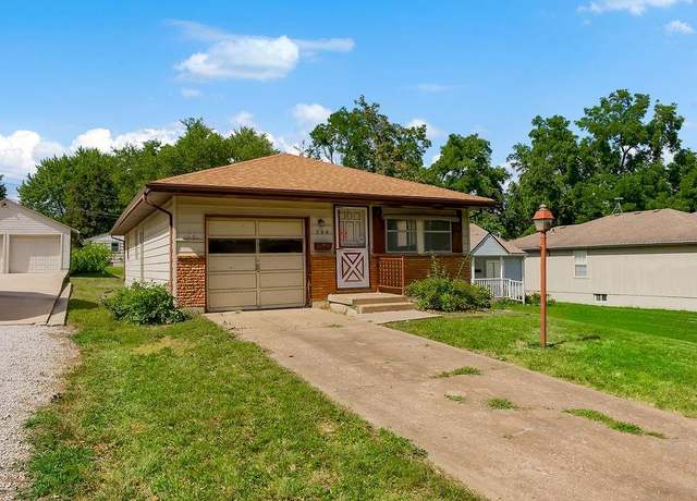 Property at 208 E 80th Ter, Kansas City, MO 64114, 3 beds, 1 bath