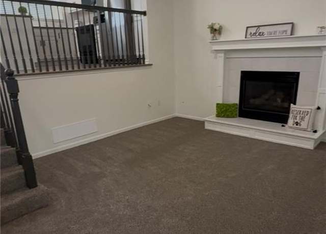 Property at 18680 W 159 Ter, Olathe, KS 66062, 3 beds, 2.5 baths