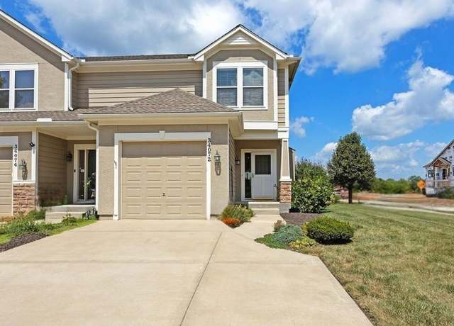 Property at 34072 W 90th Cir, De Soto, KS 66018, 2 beds, 2.5 baths
