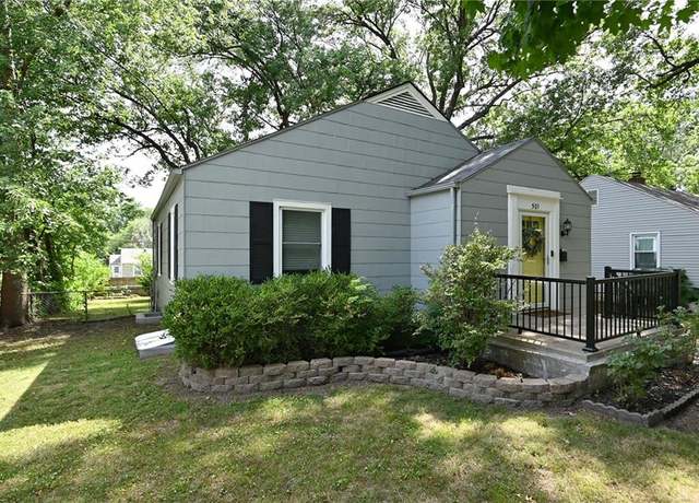 Property at 501 W 86th St, Kansas City, MO 64114, 2 beds, 1.5 baths