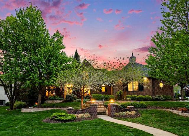 Property at 10811 W 140th Ter, Overland Park, KS 66221, 5 beds, 4.5 baths