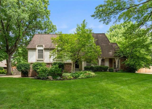 Property at 11301 Jefferson St, Kansas City, MO 64114, 4 beds, 3.5 baths