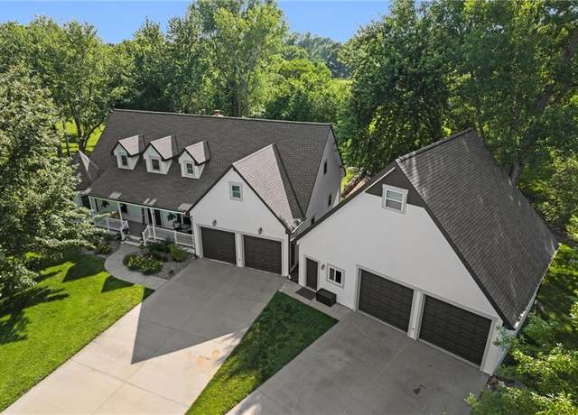 Property at 15869 150th St, Bonner Springs, KS 66012, 4 beds, 3 baths